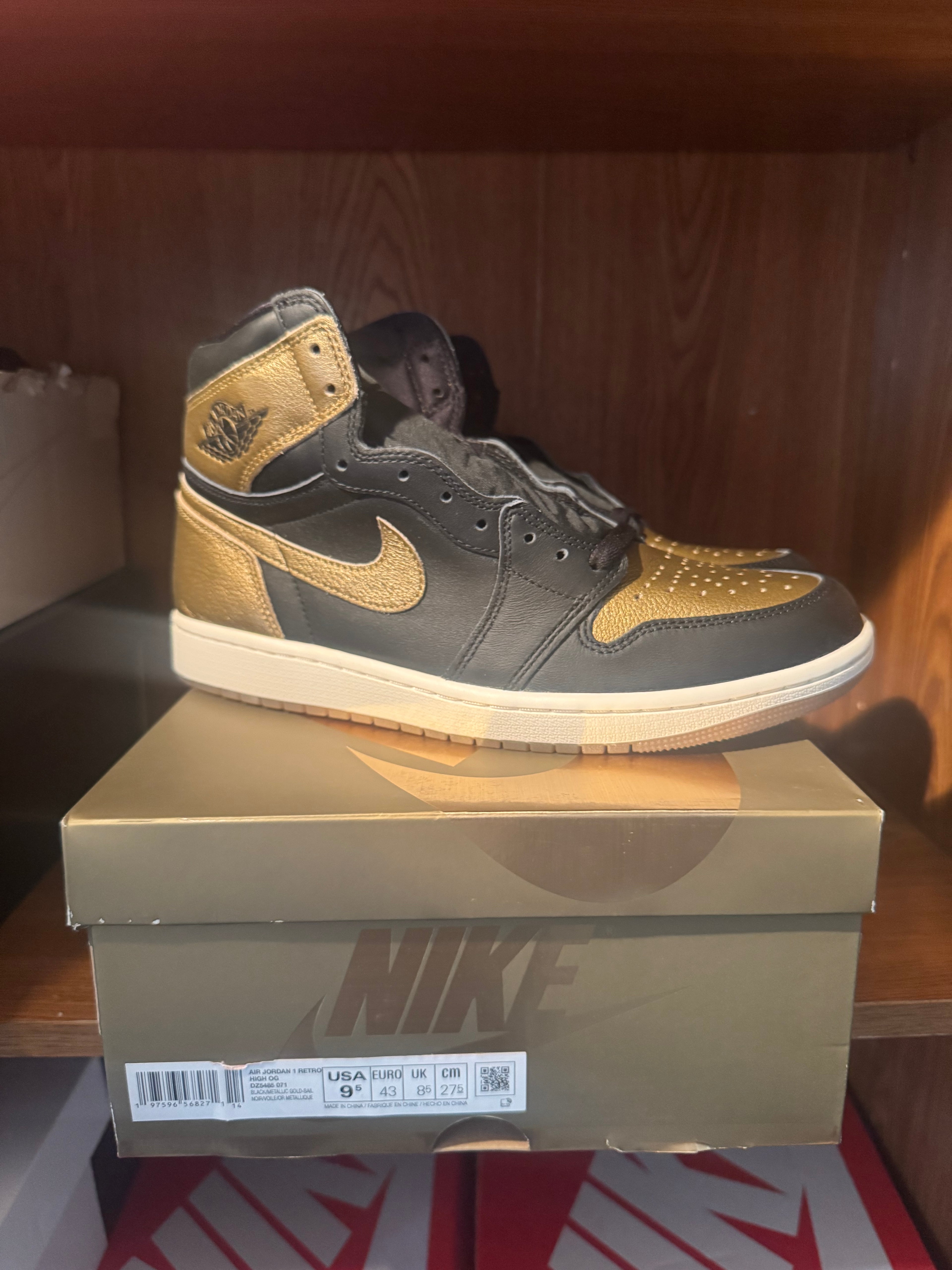 JORDAN 1 RETRO HIGH OG DZ5485 071 BLACK/METALLIC GOLD-SAIL