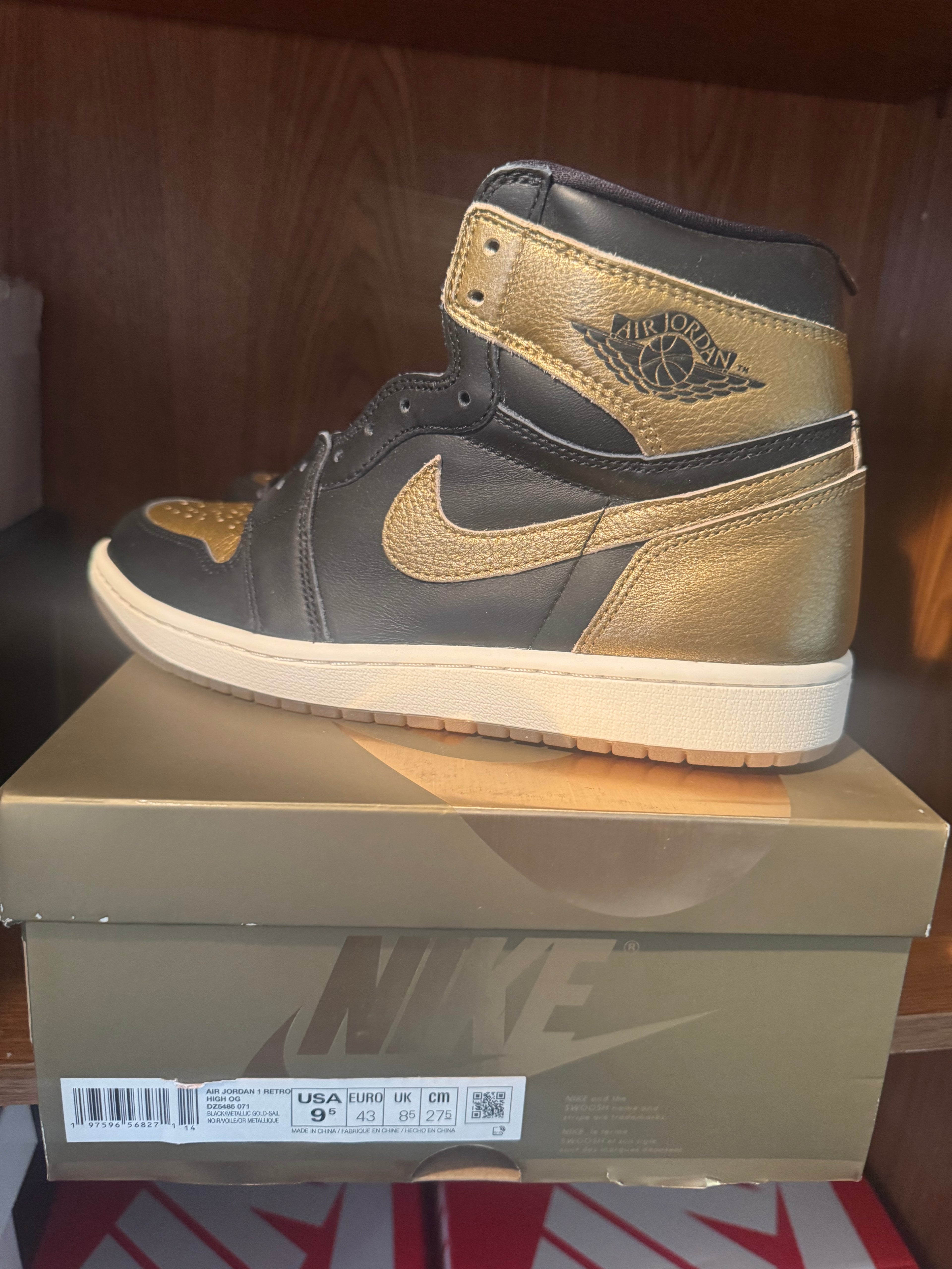 JORDAN 1 RETRO HIGH OG DZ5485 071 BLACK/METALLIC GOLD-SAIL