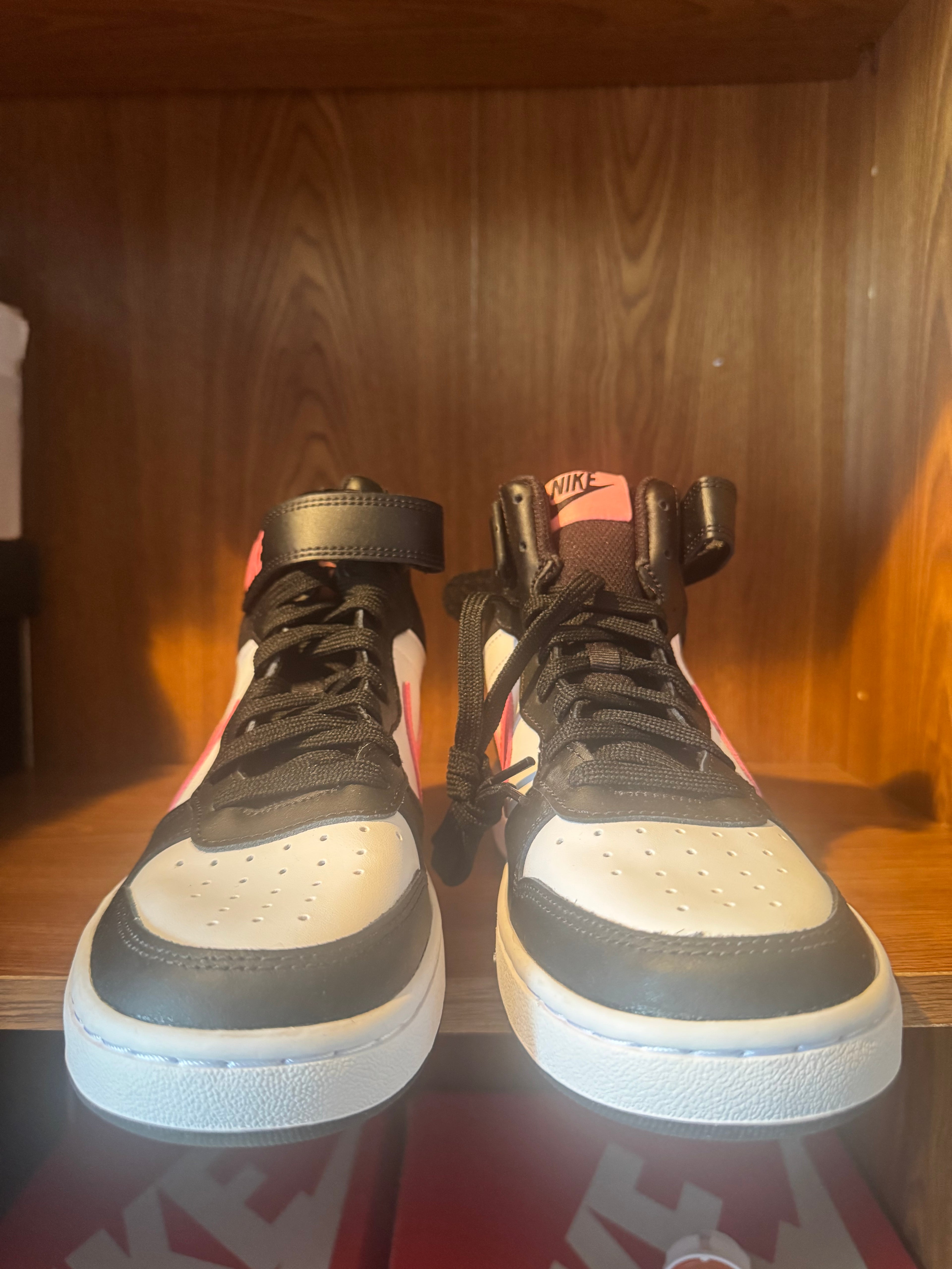 - [ ] Nike court borough mid2 sunset