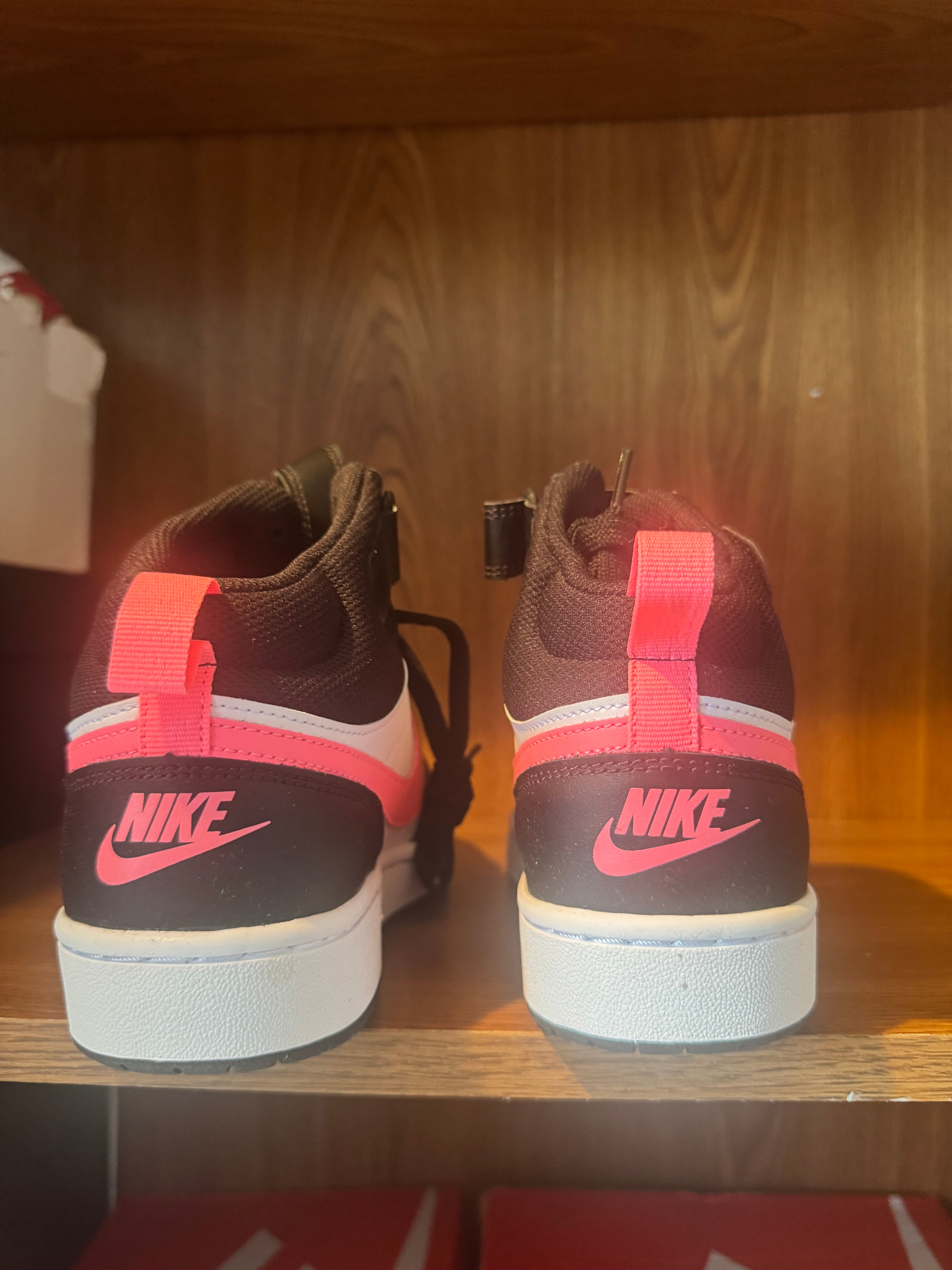 - [ ] Nike court borough mid2 sunset