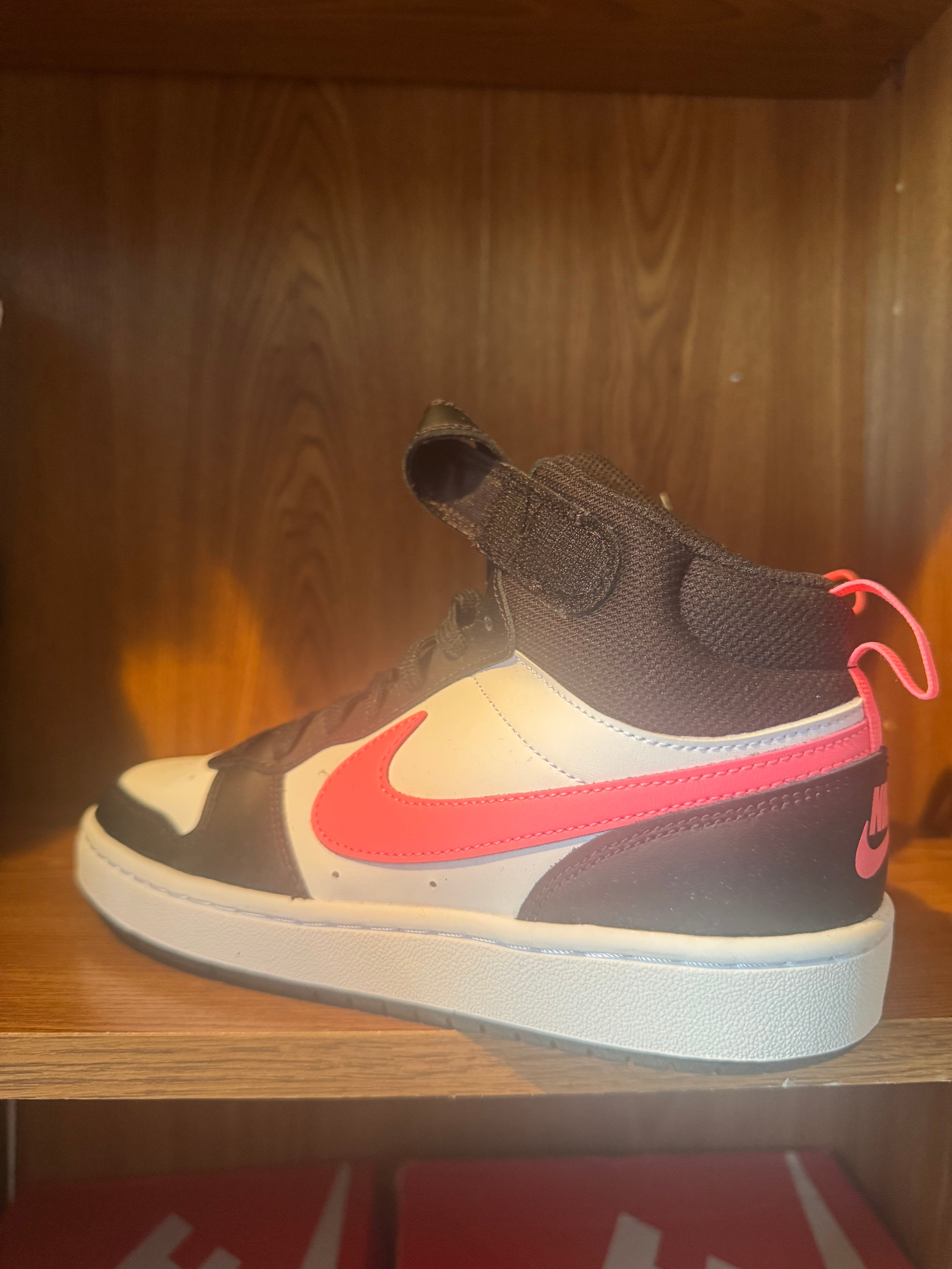 - [ ] Nike court borough mid2 sunset