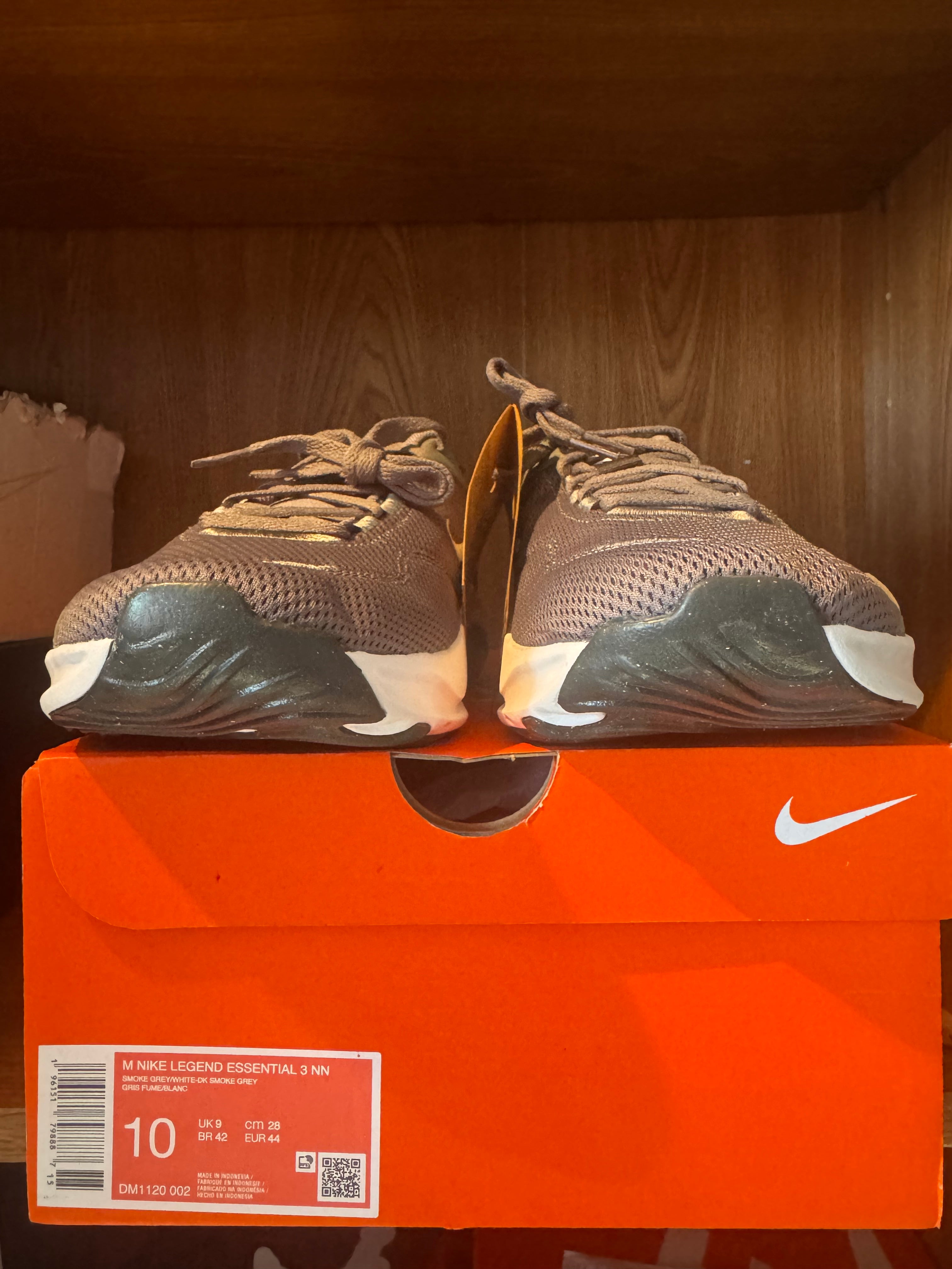 M NIKE LEGEND ESSENTIAL 3
