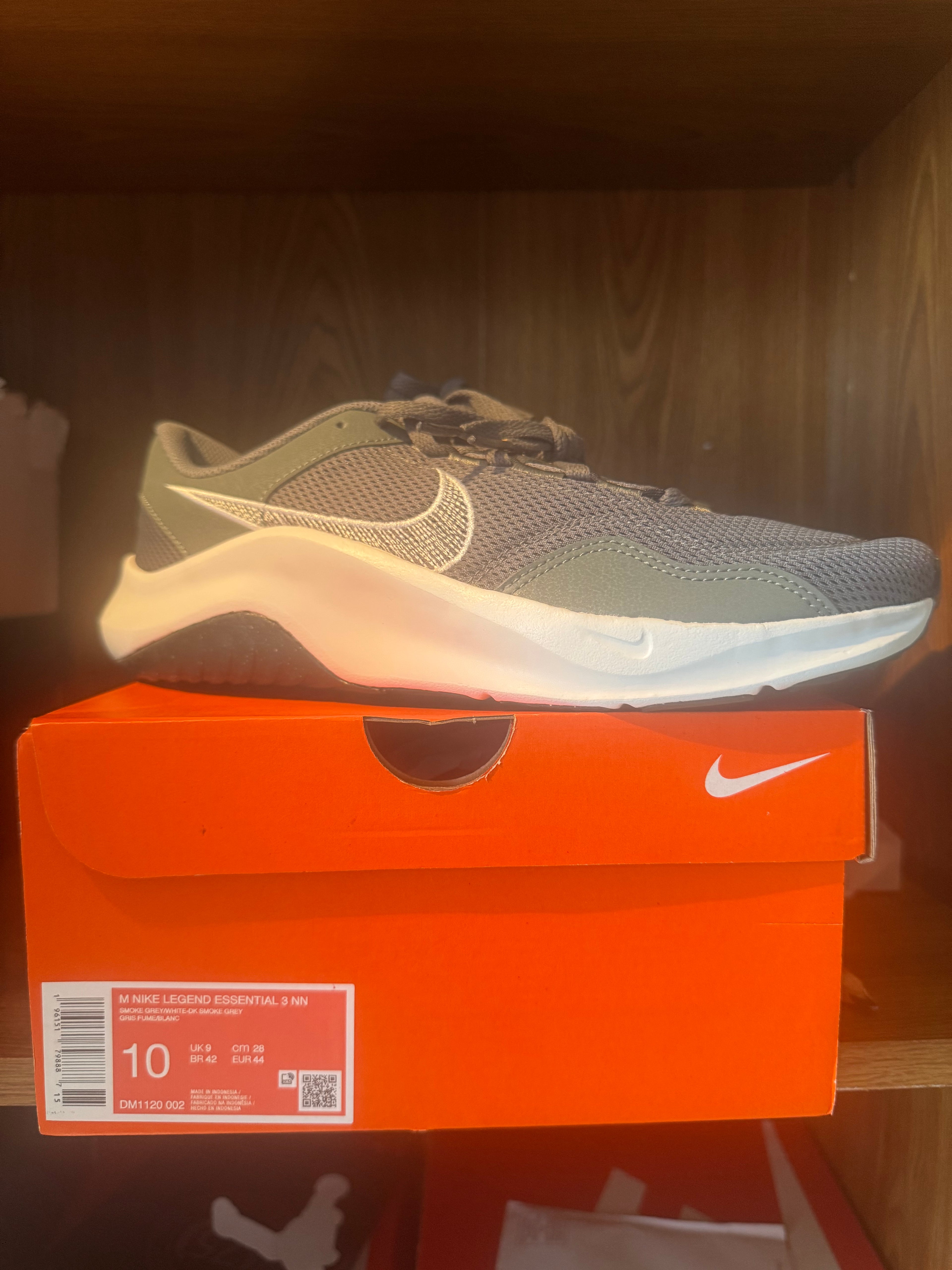 M NIKE LEGEND ESSENTIAL 3