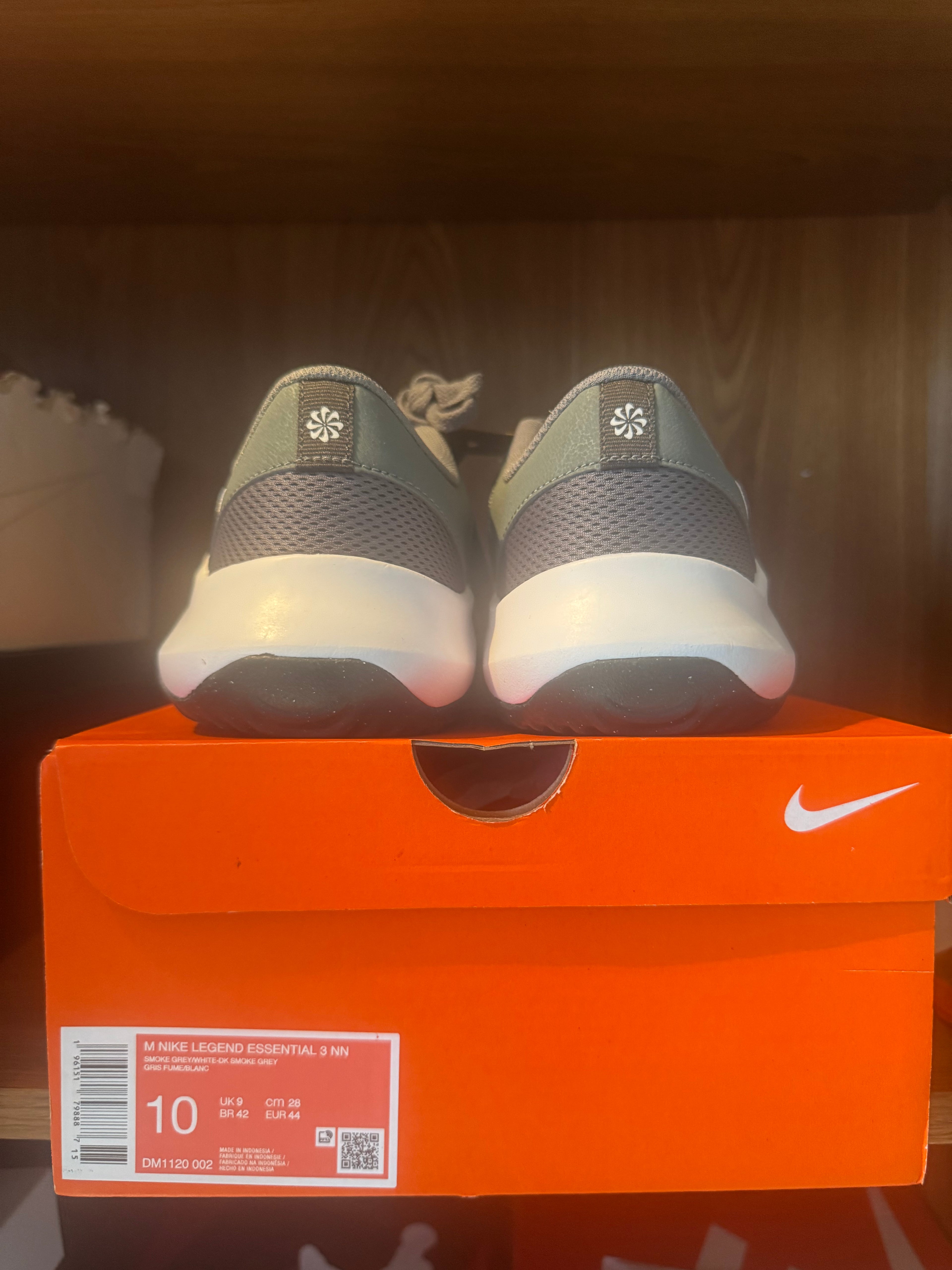 M NIKE LEGEND ESSENTIAL 3