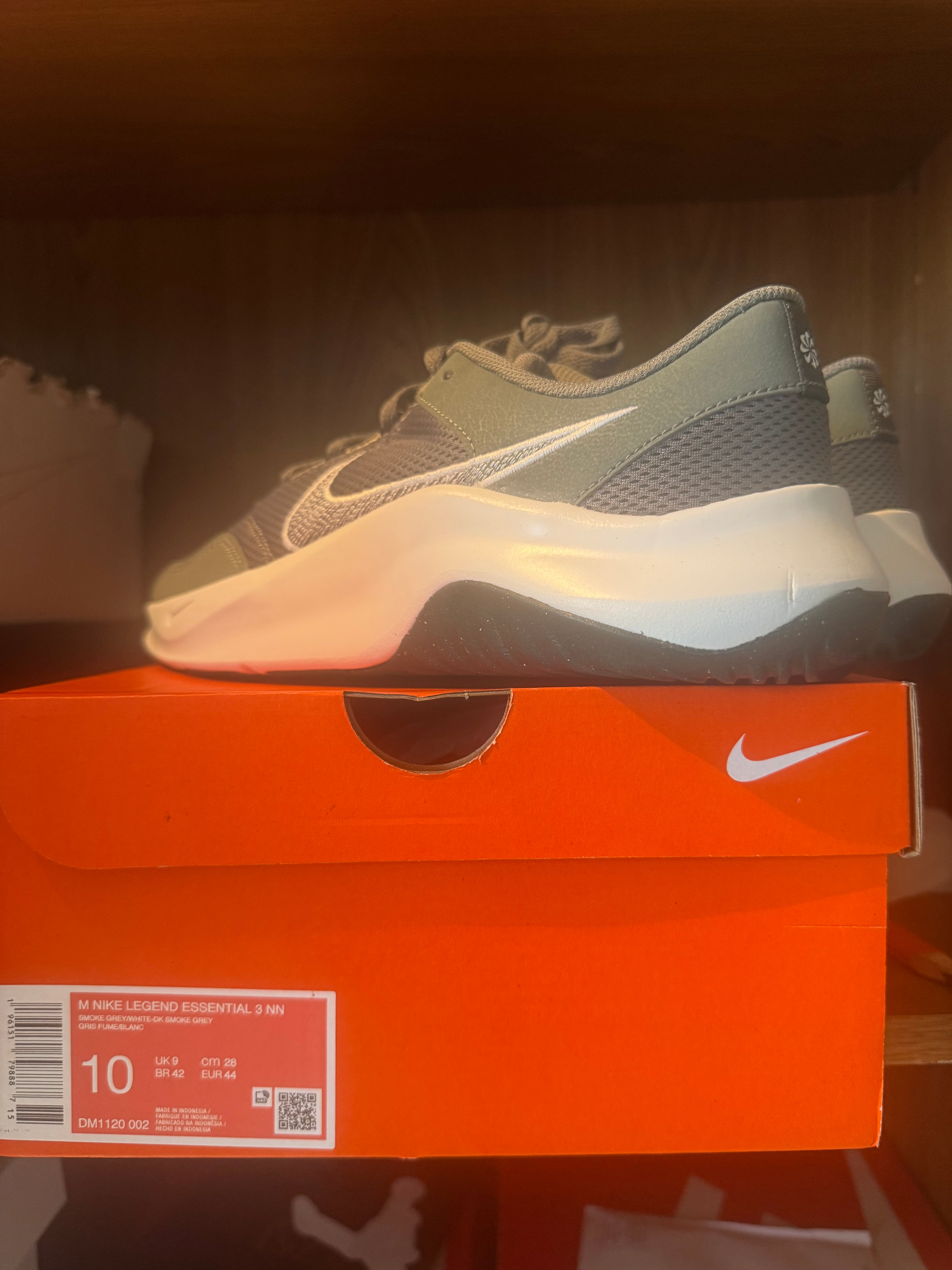 M NIKE LEGEND ESSENTIAL 3